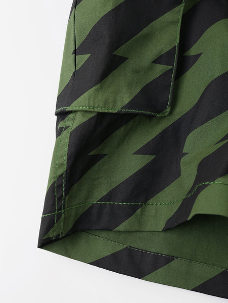 Pockets Design Diagonal Stripe Cargo Shorts