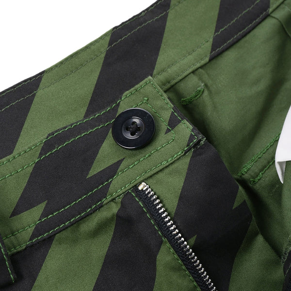 Pockets Design Diagonal Stripe Cargo Shorts
