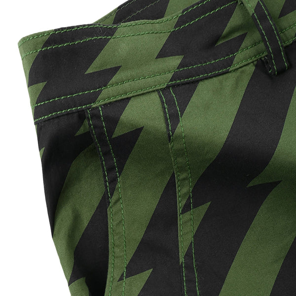 Pockets Design Diagonal Stripe Cargo Shorts