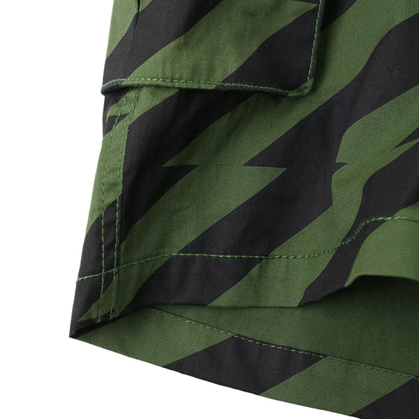 Pockets Design Diagonal Stripe Cargo Shorts